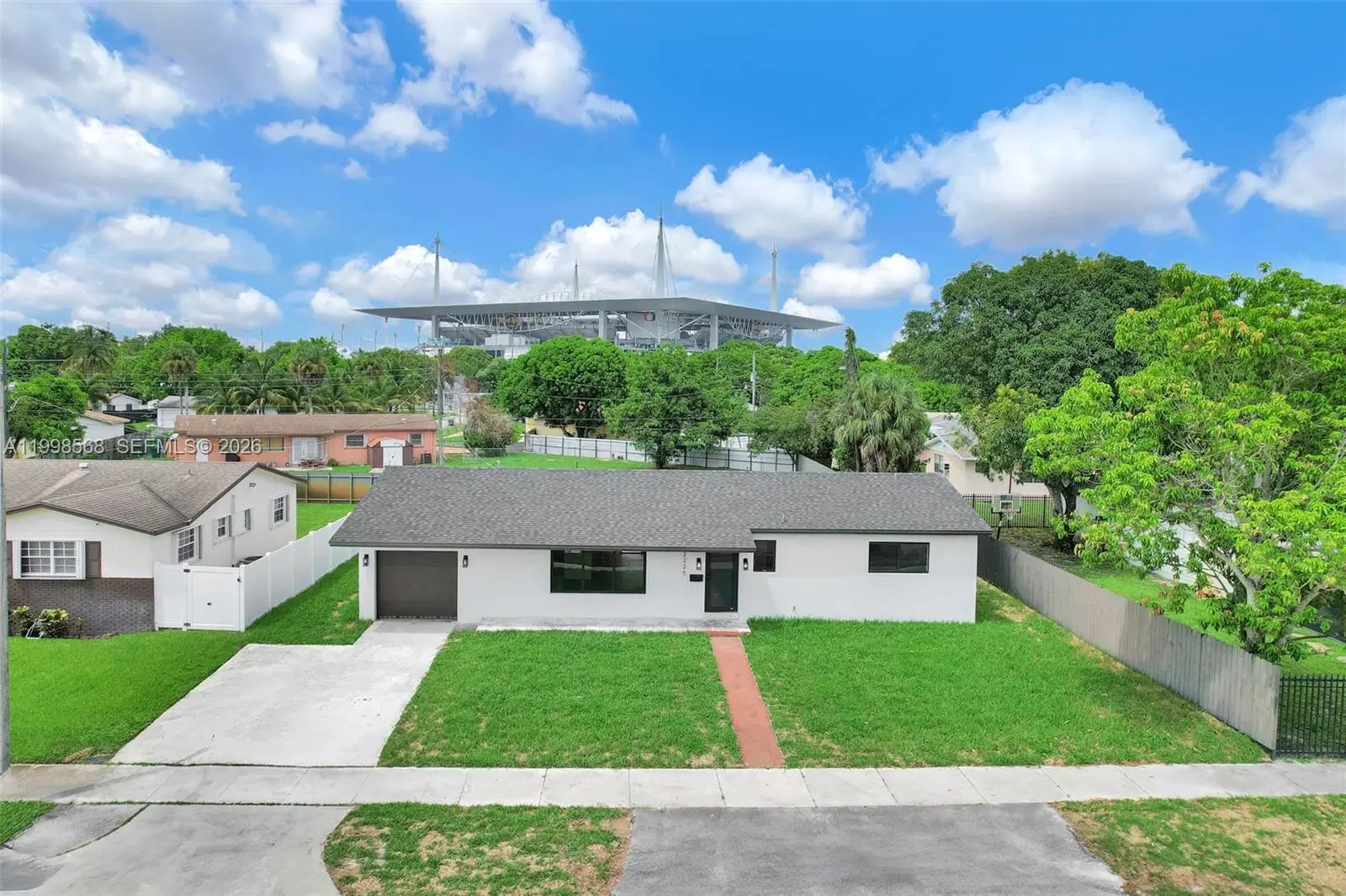 Photo of Listing #A11998568