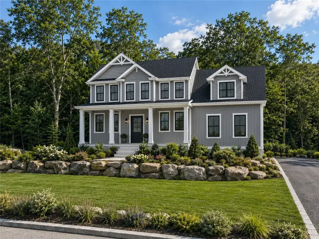 75 Elite Dr, Cranston