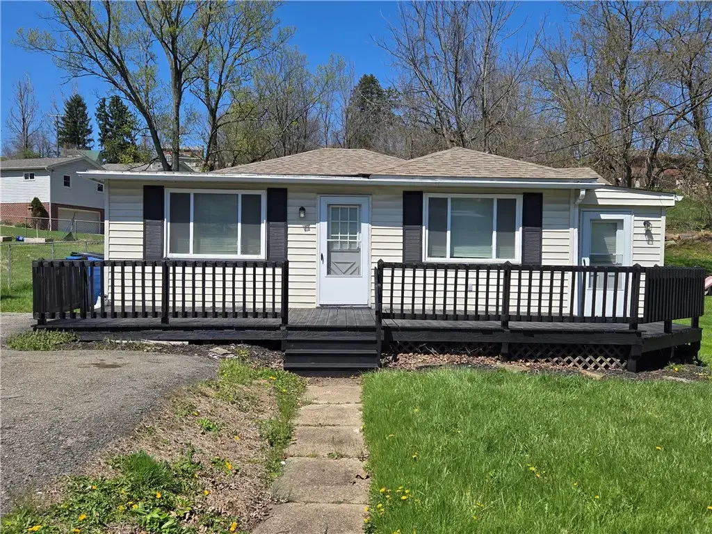 255 Broadlawn Drive, Elizabeth Twp/Boro