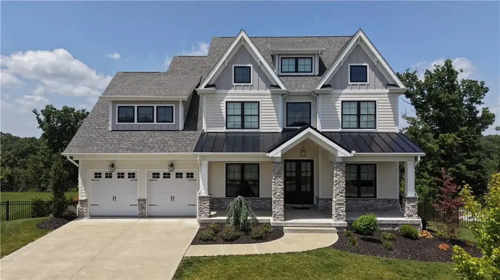 5018 Spruce Road , Pine