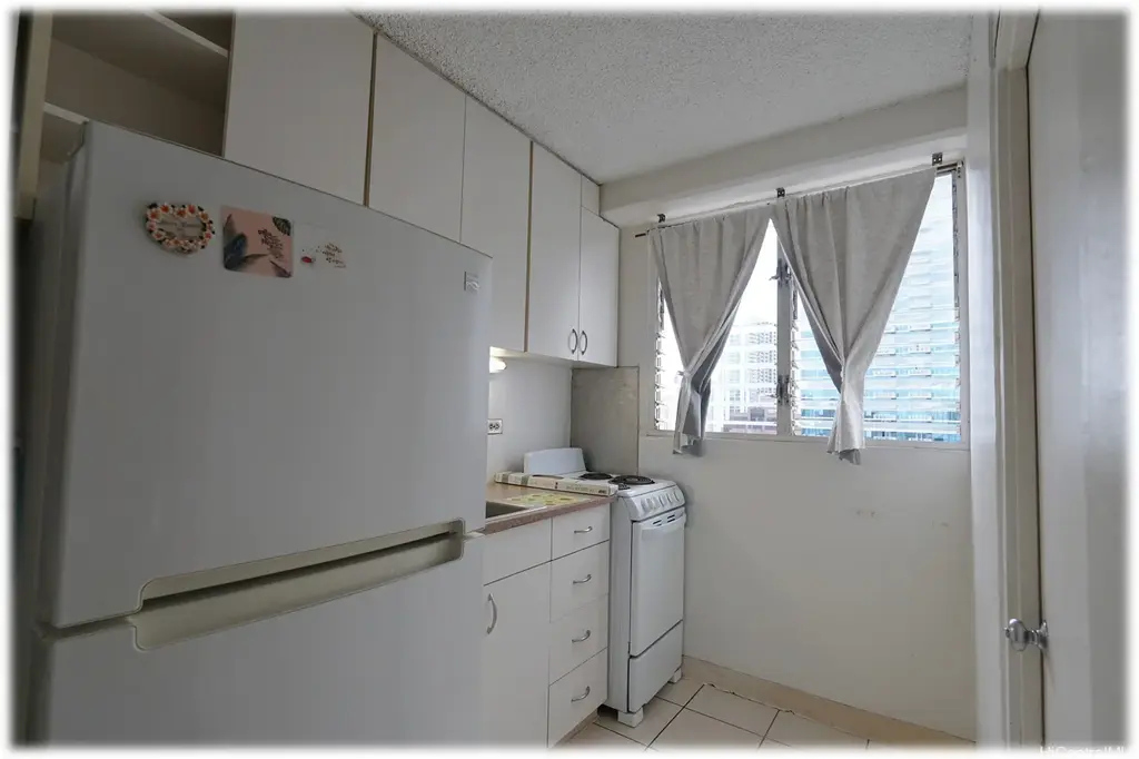 747 Amana Street # 2002, Honolulu