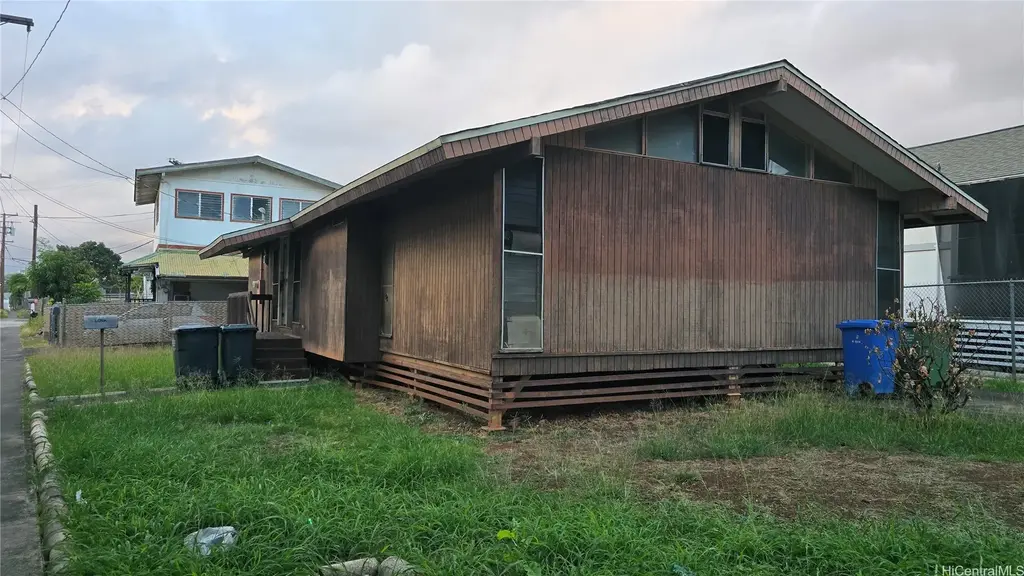 946 Halona Street, Honolulu