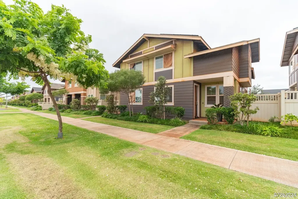 94-1219 Haleululaau Street # 44, Waipahu