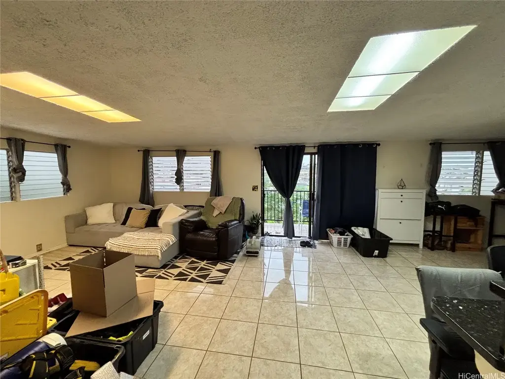 1655 Hoolaulea Street, Pearl City