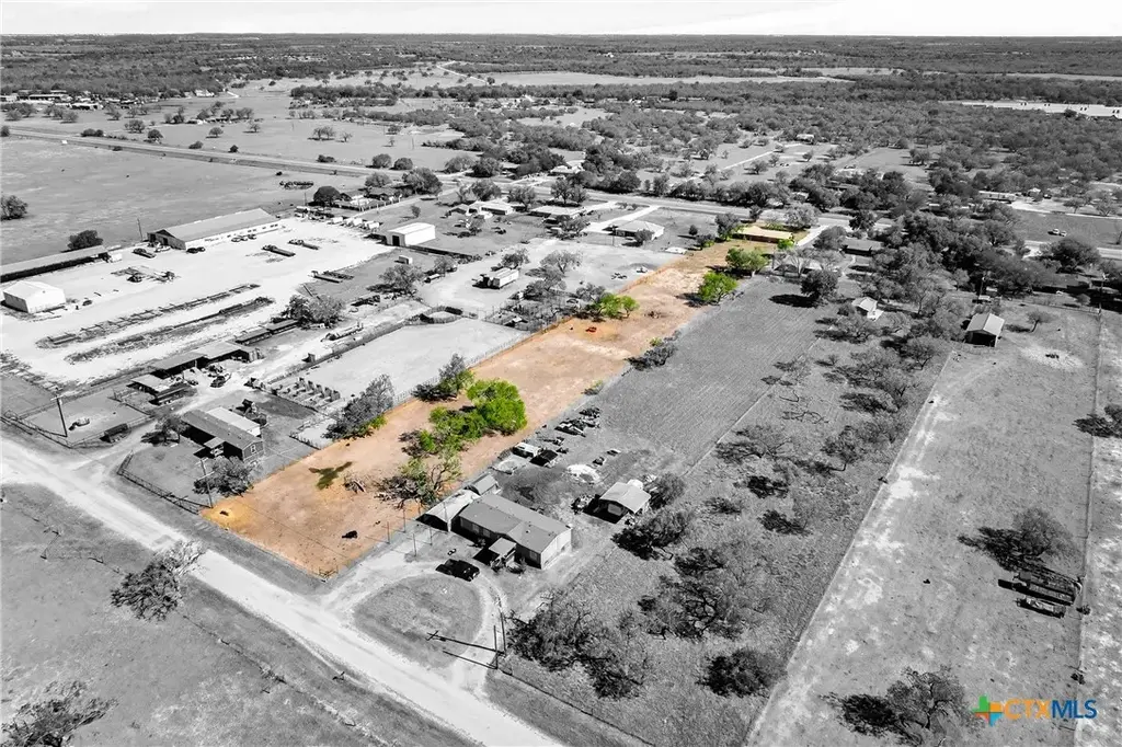 5353 Us Highway 90a, Gonzales
