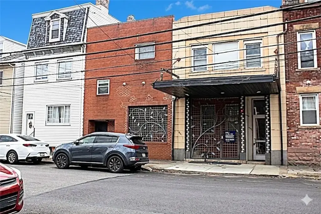 1912 Jane Street 4, South Side