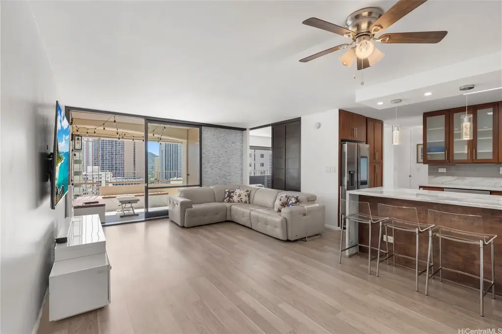 225 Kaiulani Avenue # Ph2, Honolulu