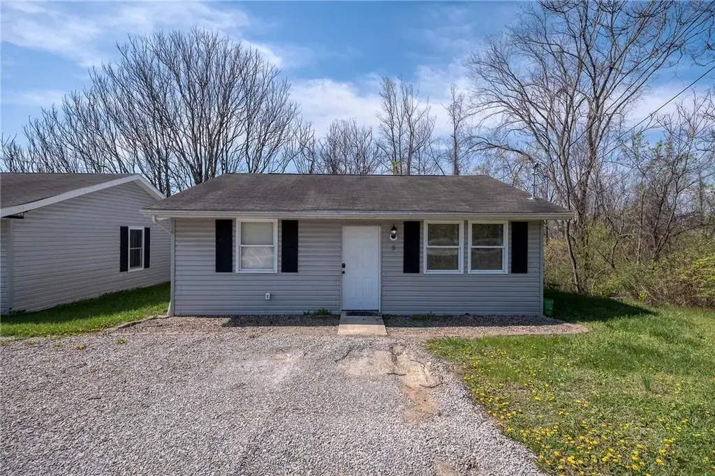 249 Washington Road 5, Waynsbrg/Frankln