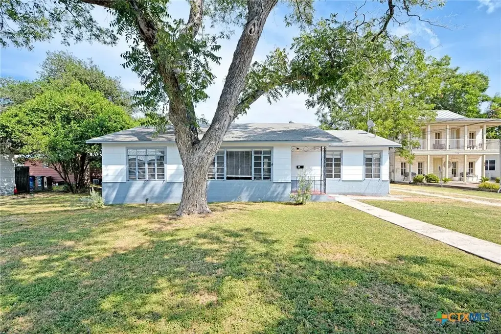 268 E Mill Street, New Braunfels