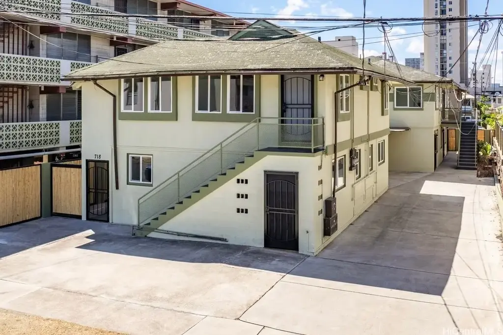 718 Kamuela Avenue, Honolulu