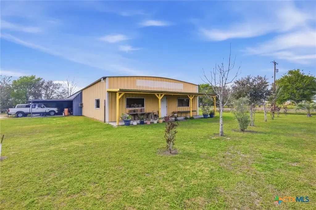 3278 State Highway 172, Ganado