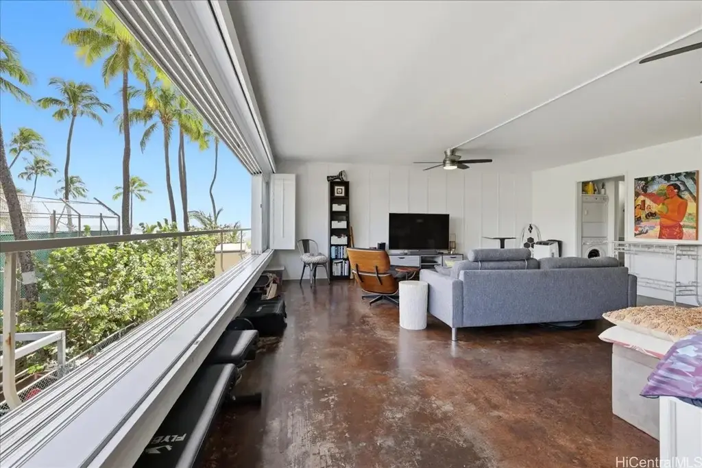 (unit #207) 2895 Kalakaua Avenue, Honolulu