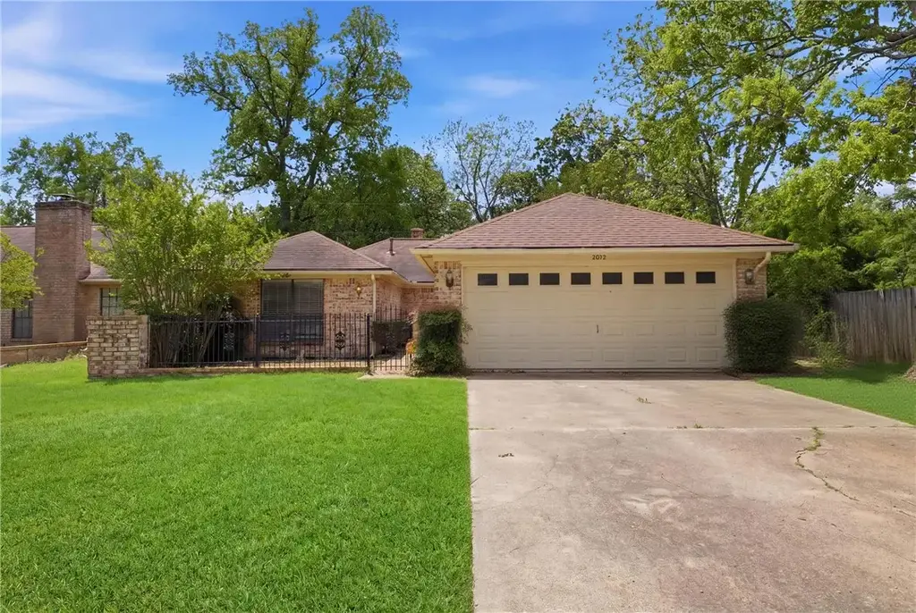 2012 Red River Drive, Bryan