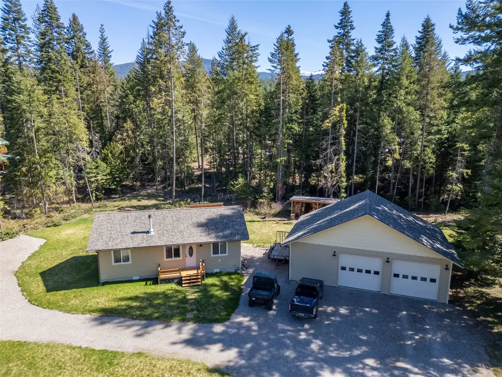 591 Waterfront Road, Troy