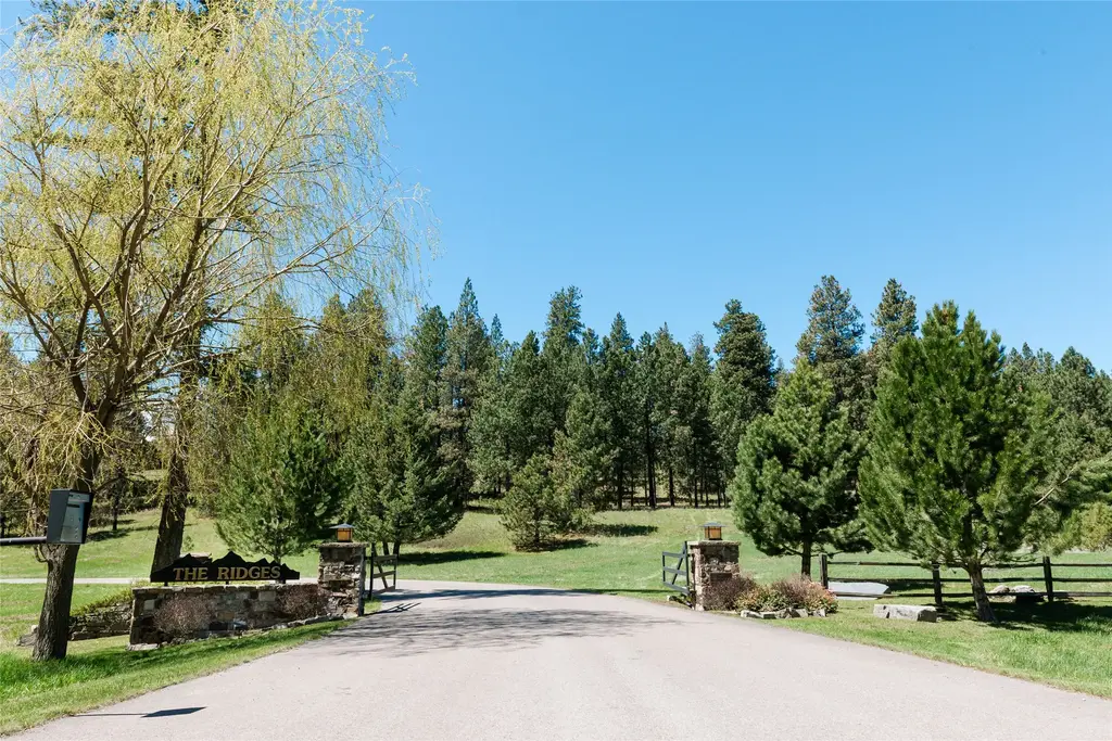 37 Red Tail Ridge, Bigfork