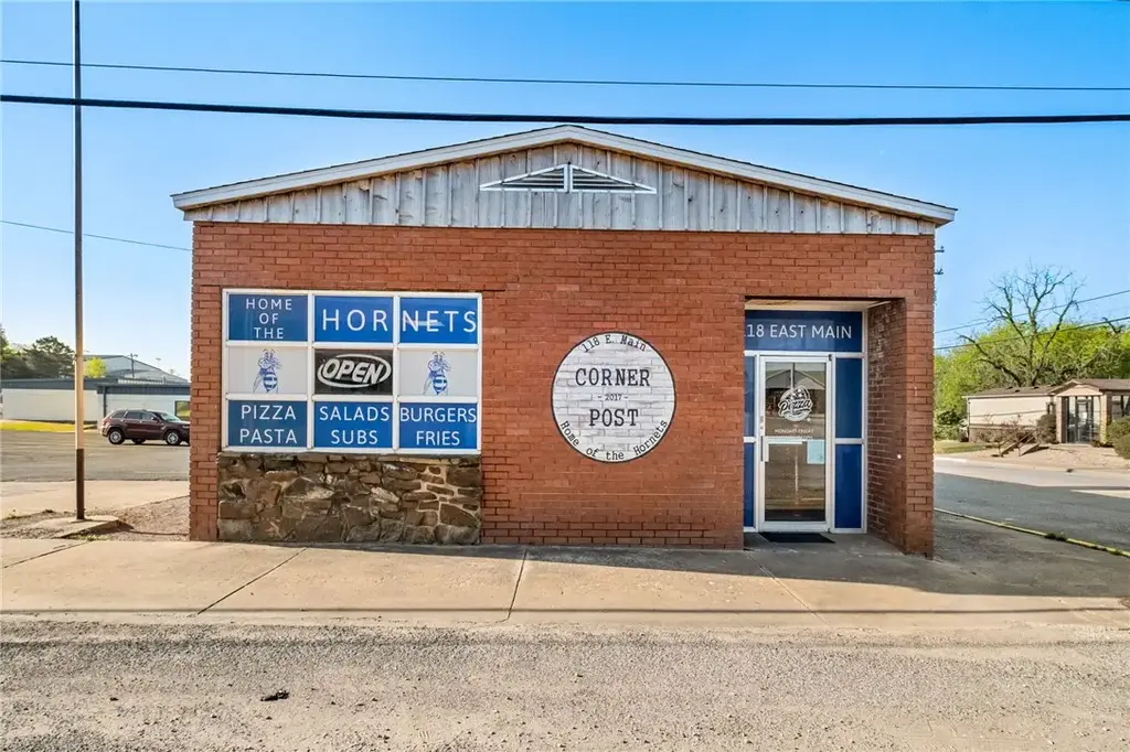 118 E Main, Colcord