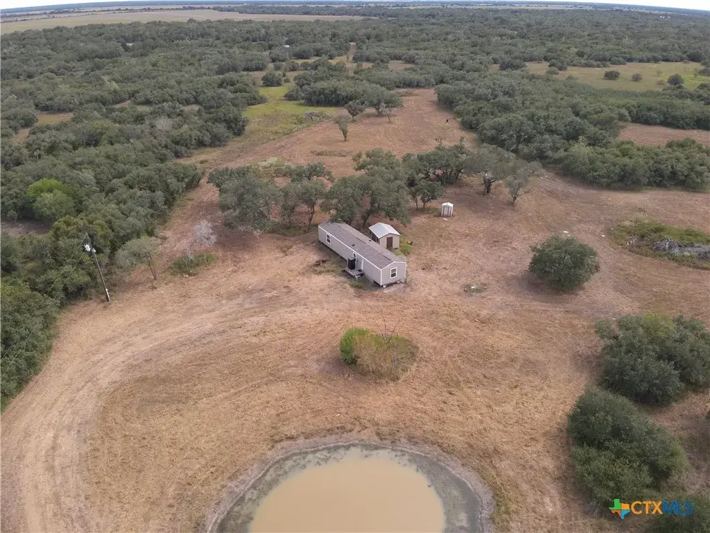 737 Private Road 1065, Hallettsville