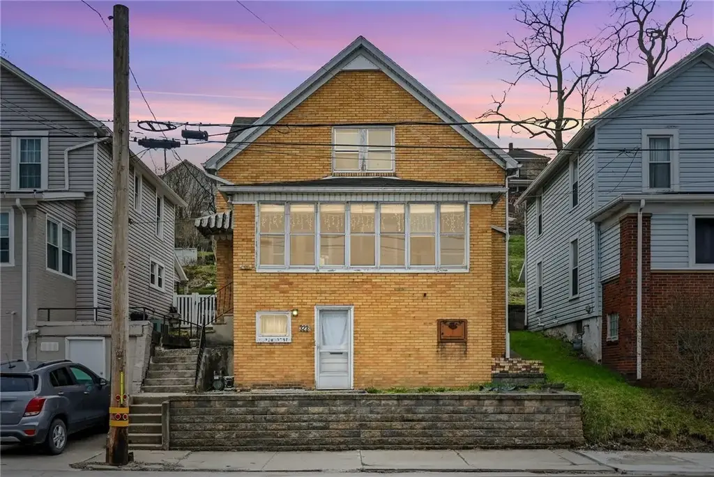323 Hillside Avenue , Ellwood City