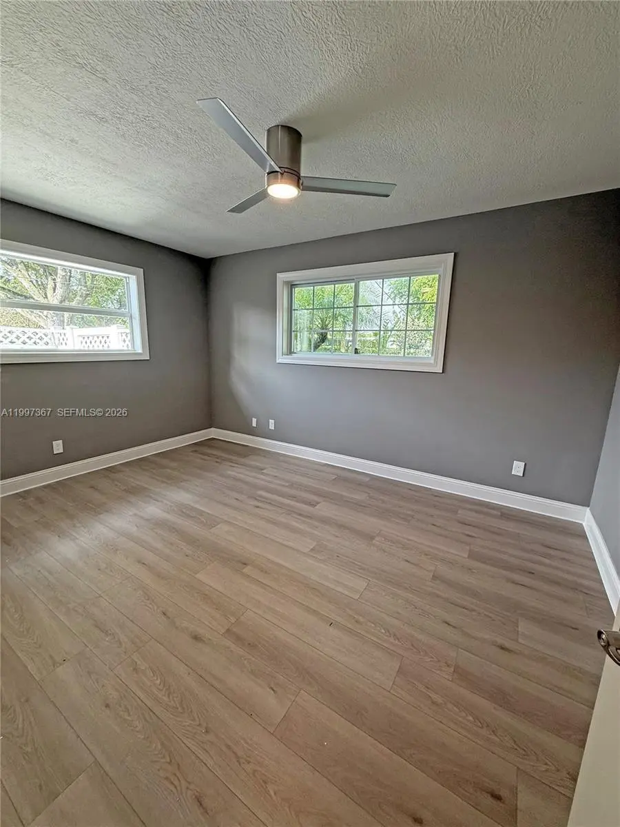 Photo of Listing #A11997367