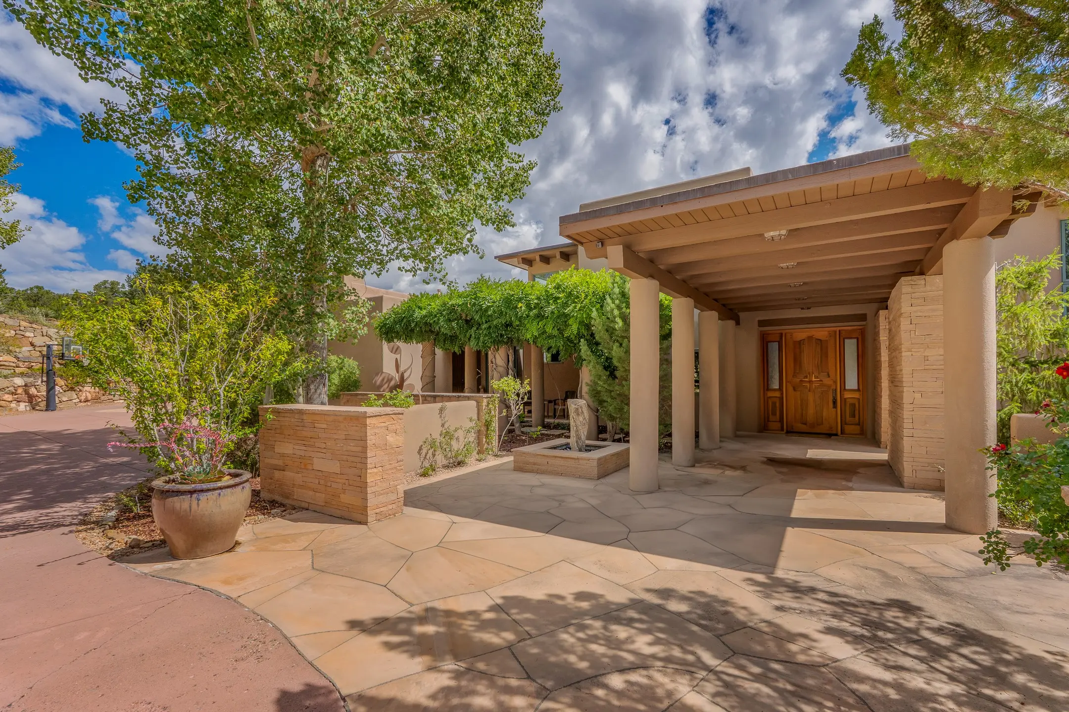 409 Brownell Howland Road, Santa Fe