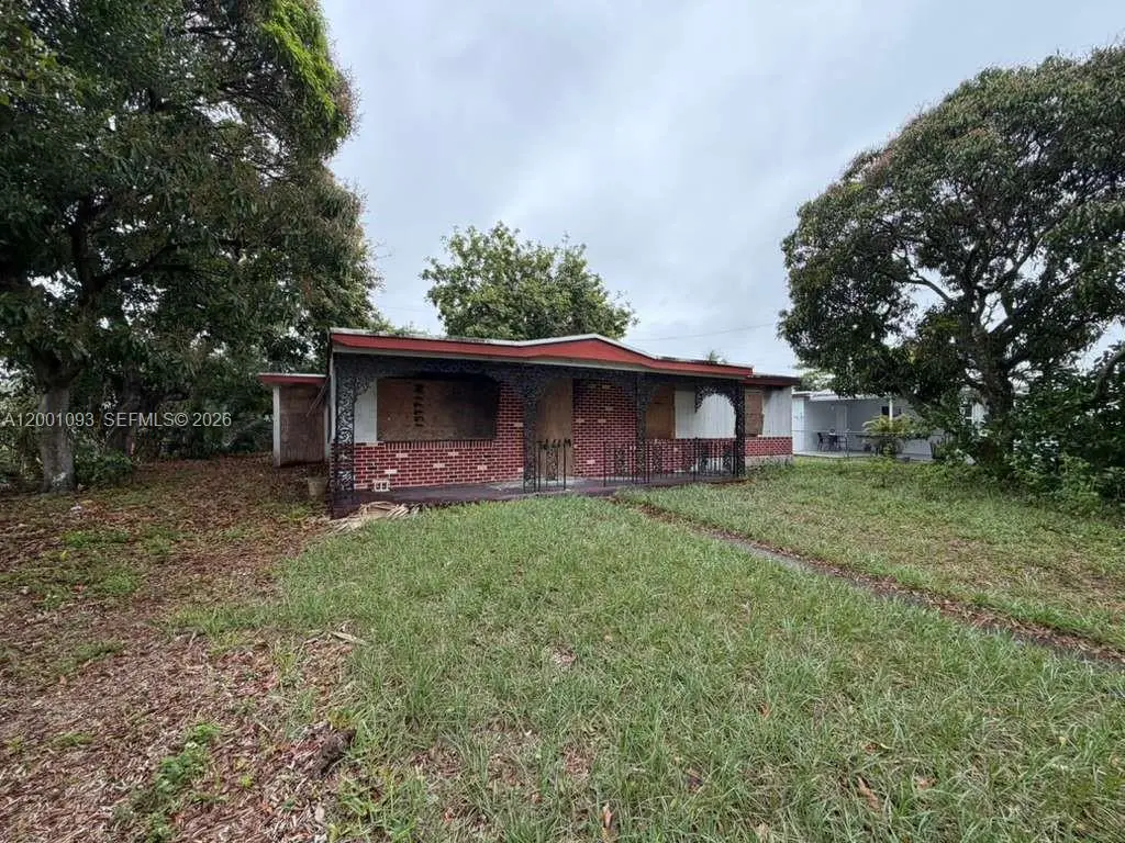 Photo of Listing #A12001093