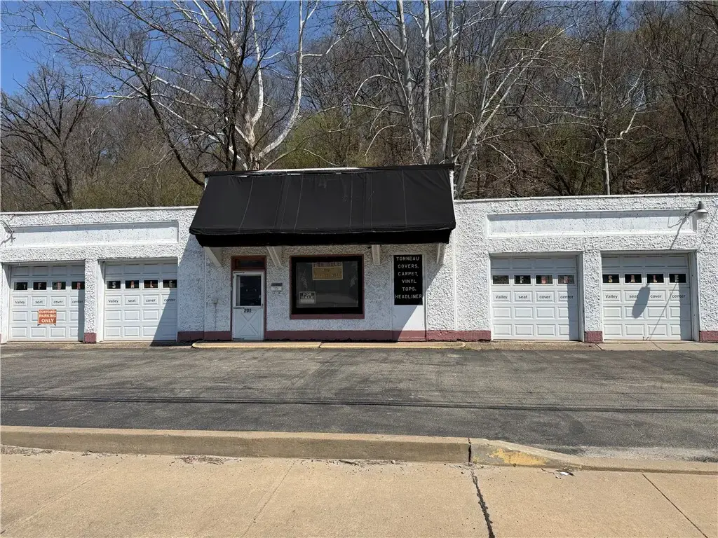 200 Freeport Street , New Kensington