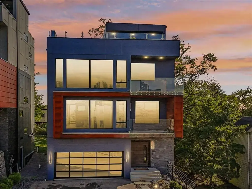 646 Science Street, Mt Washington