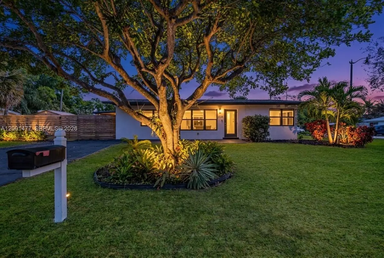 Photo of Listing #A12001477