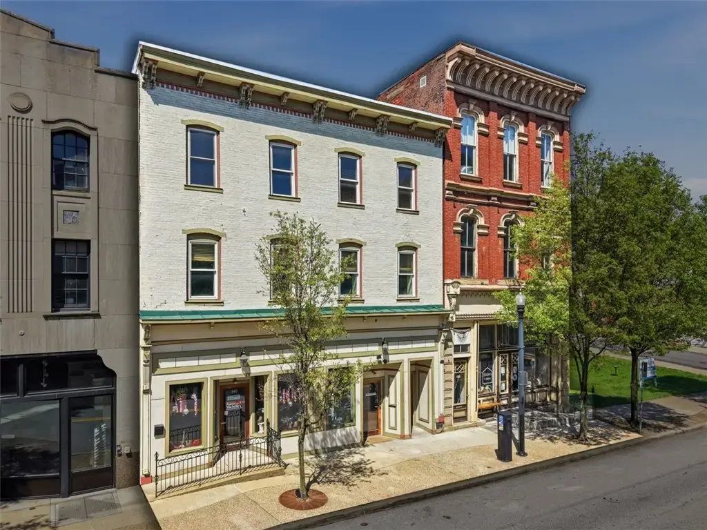 436-440 Main Street , West End