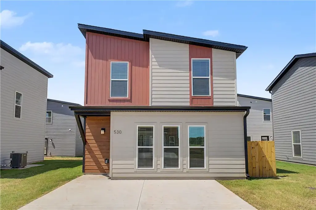 530 Solar Street, Centerton