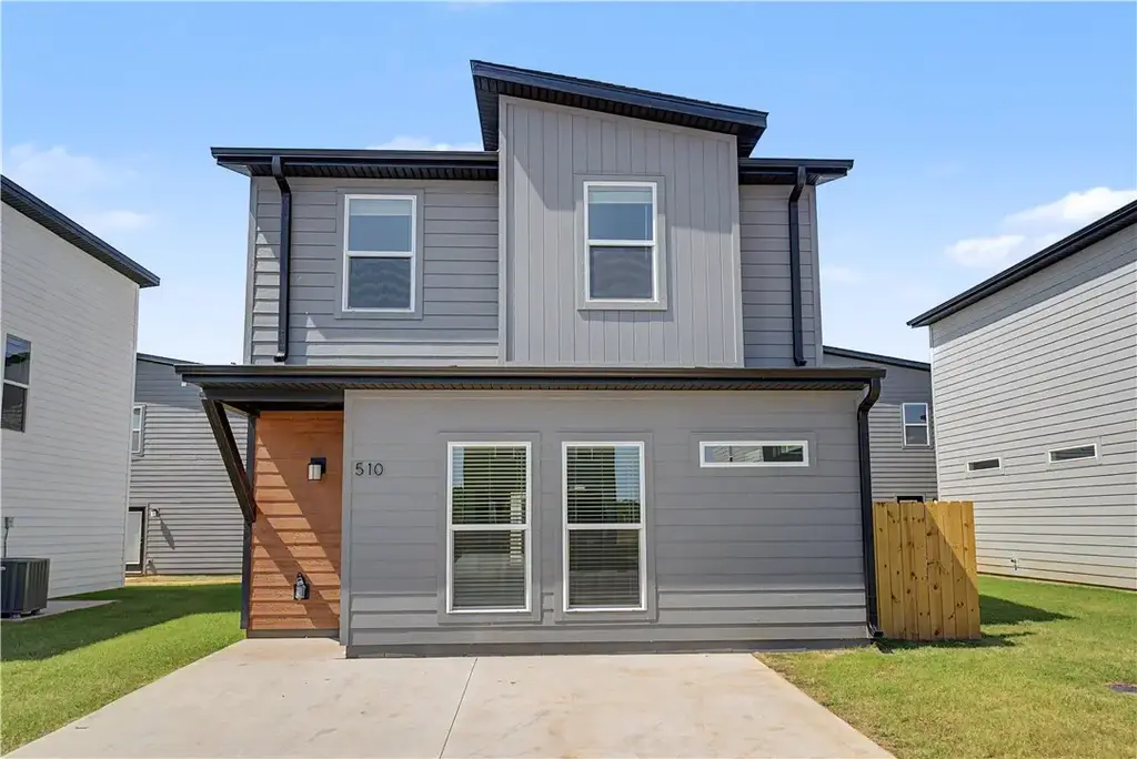510 Solar Street, Centerton