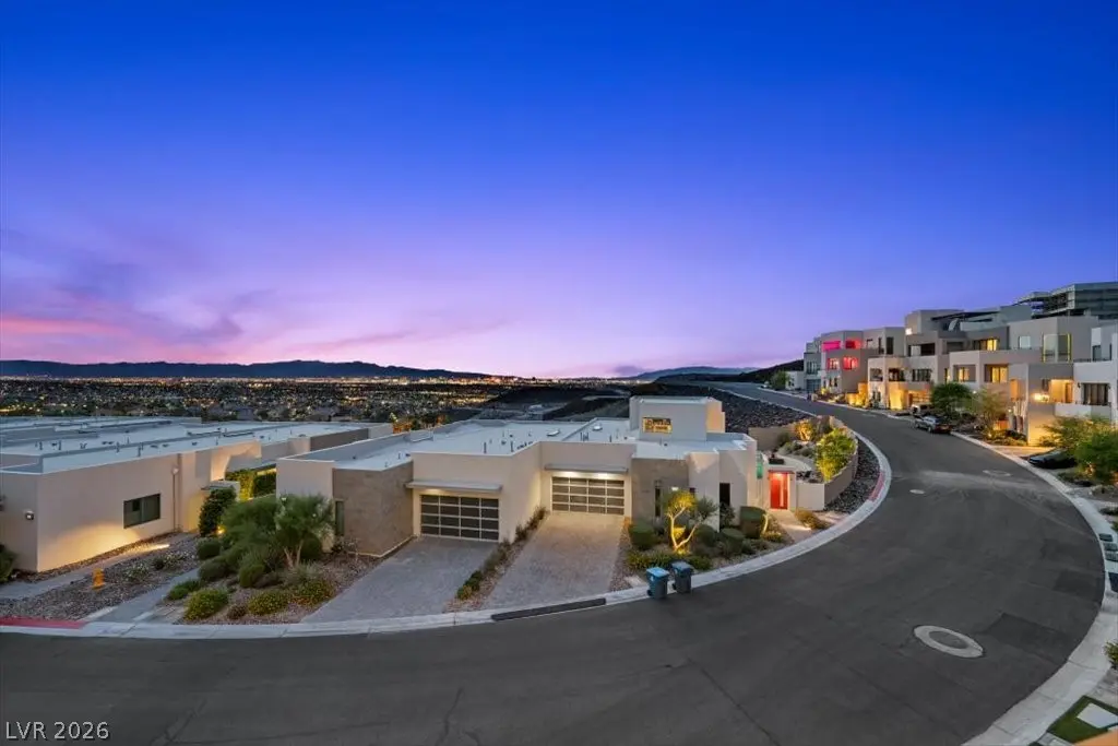 386 Solitude Peak Lane, Henderson