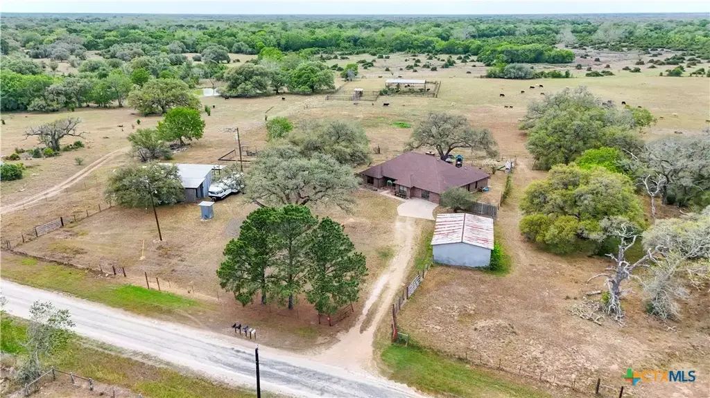 10782 County Road 284, Edna