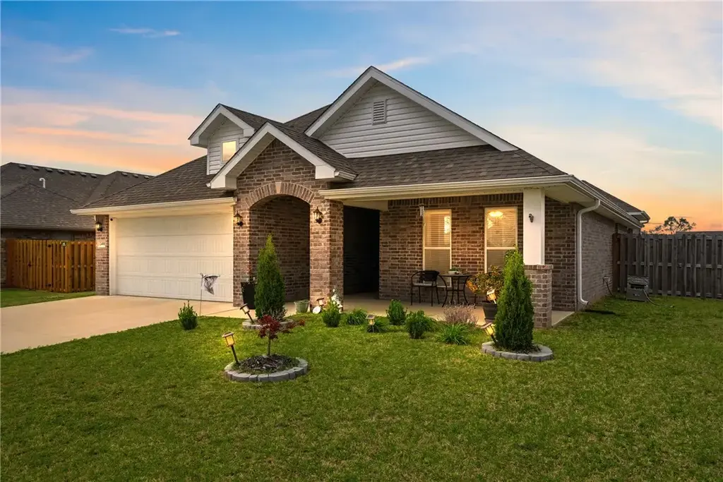 2408 England Lane, Pea Ridge