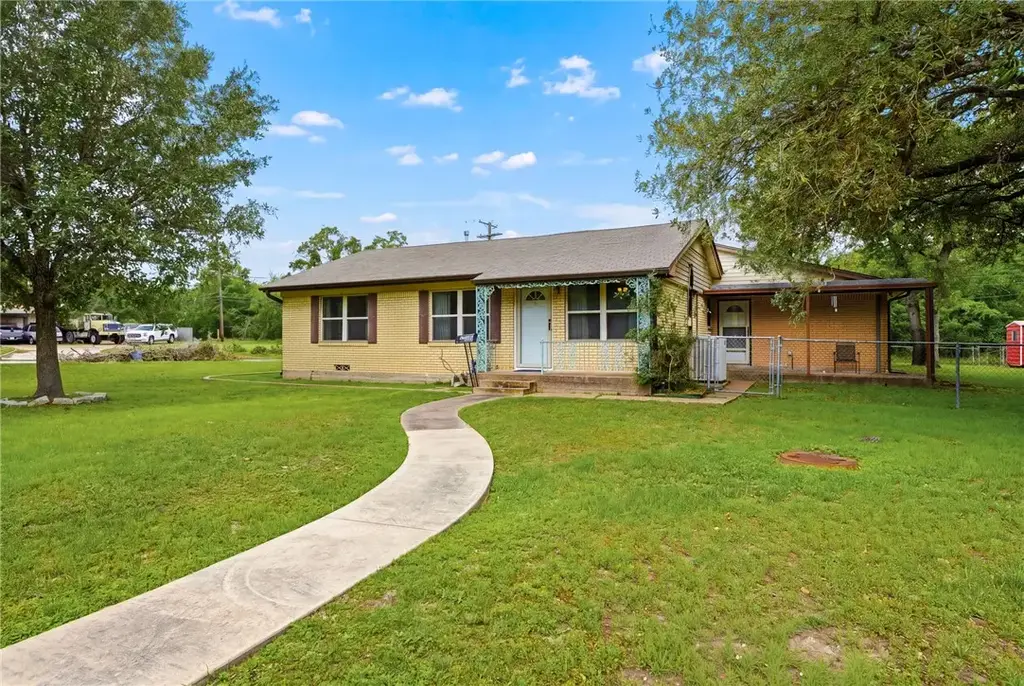 806 Mary Lake Drive, Bryan