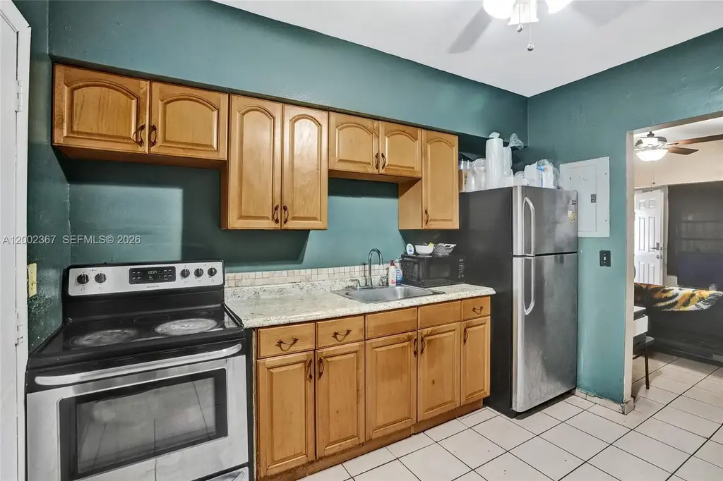 836 Nw 101st St, Miami