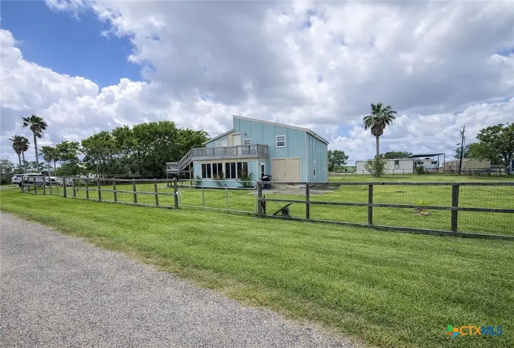 488 Alamo Beach Avenue, Port Lavaca