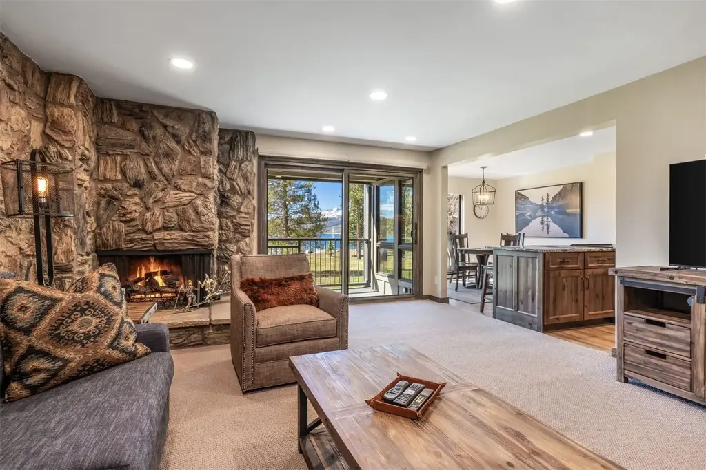 160 E La Bonte Street 102, Dillon