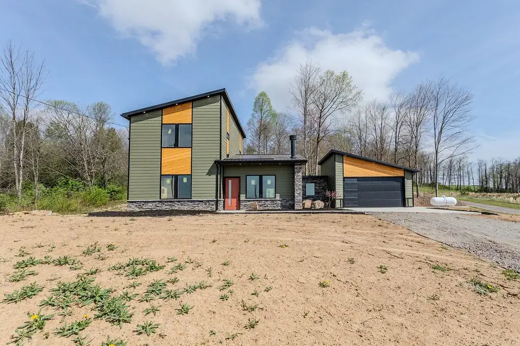 391 Sarvest Road, Addison