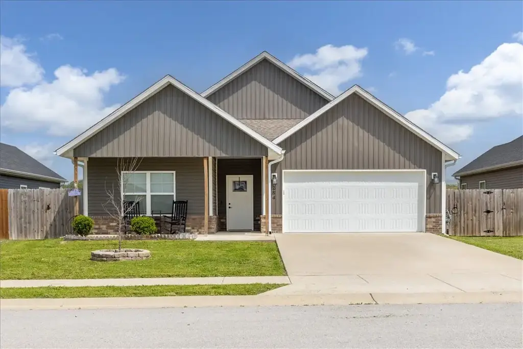 284 Miles Avenue, Gentry