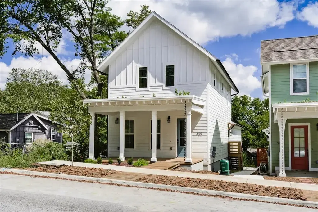930 S College Avenue, Fayetteville