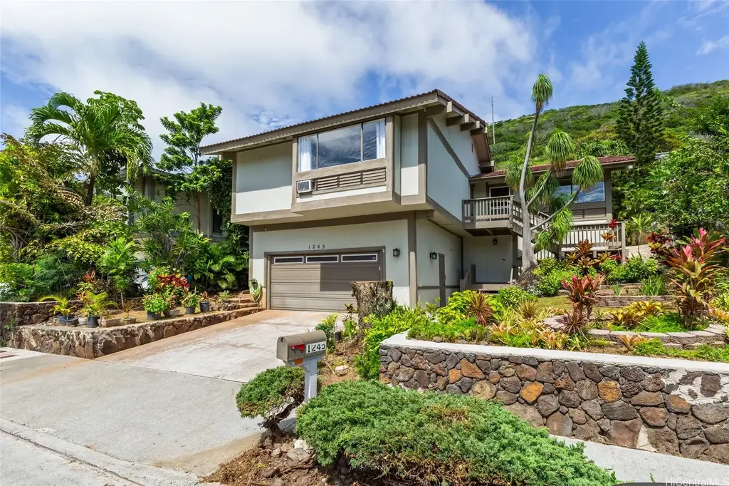 1245 Kaeleku Street, Honolulu