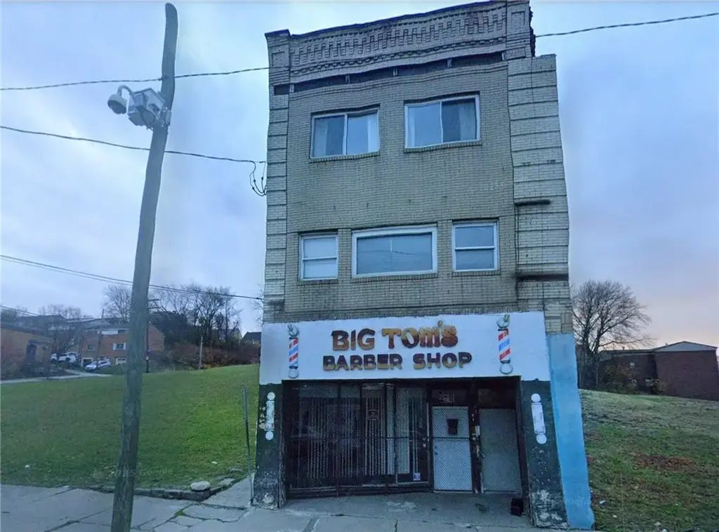 2042 Centre, Hill District