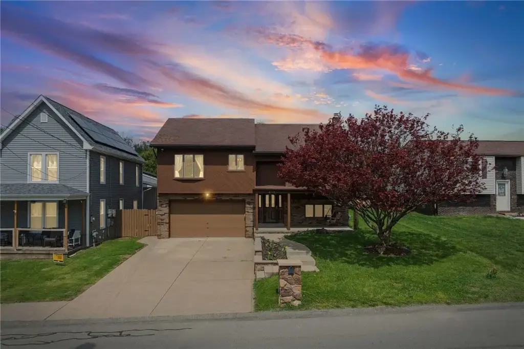 2735 4th Street , Monroeville