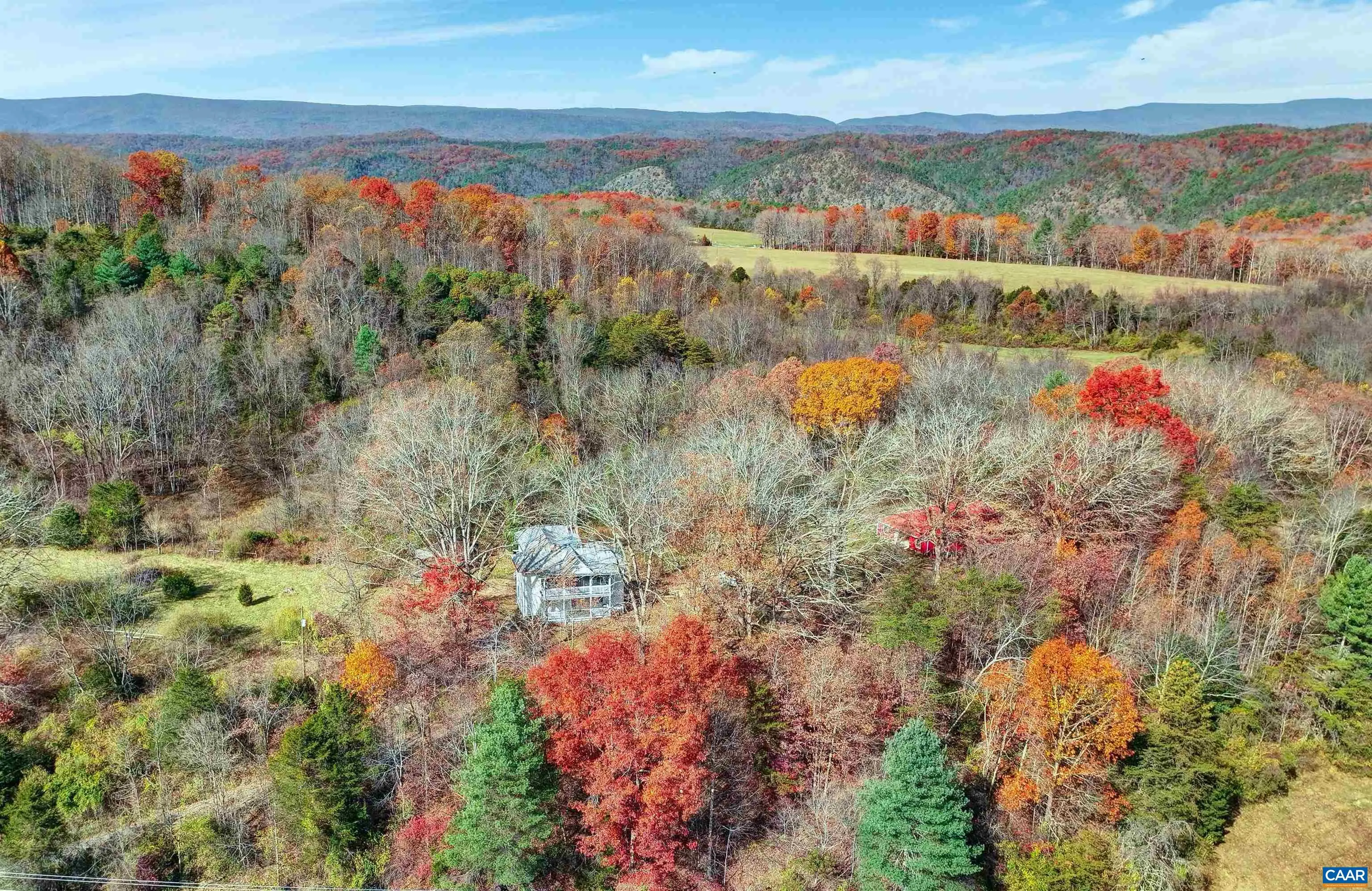 26 Vineyard Dr, Millboro