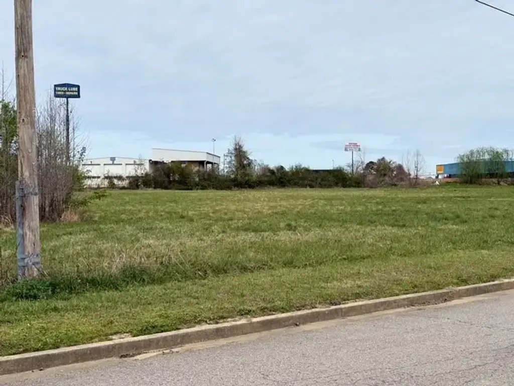 151 Gary Lane, Russellville