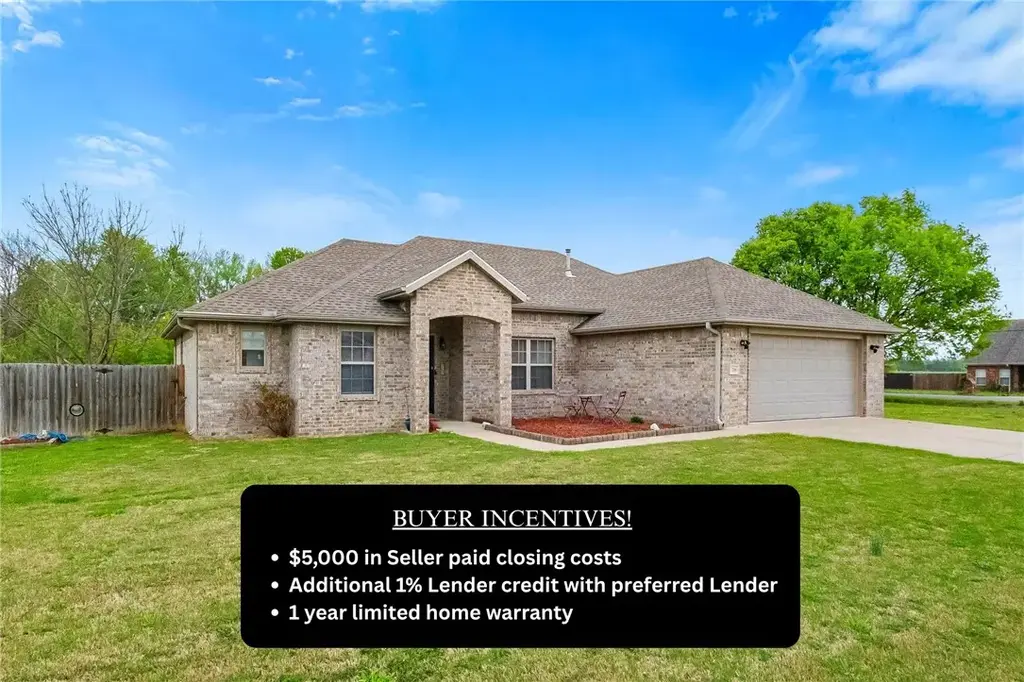 710 Bonnie Scotland Drive, Prairie Grove