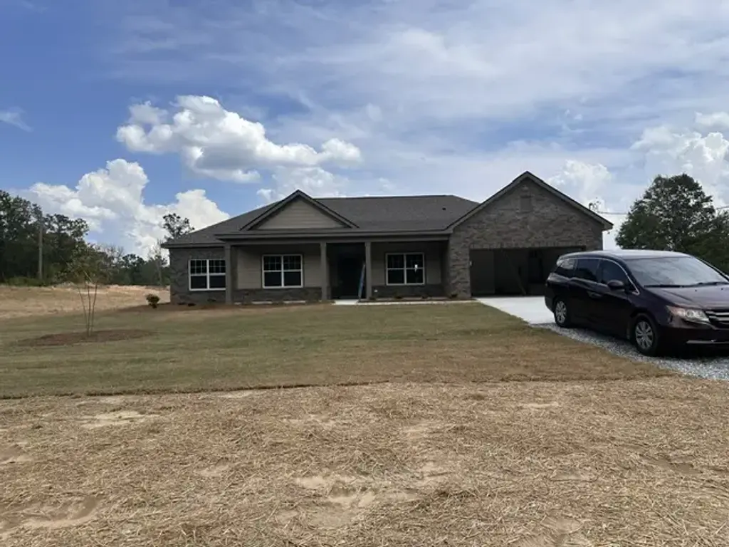 41 Lee Rd 169, Opelika