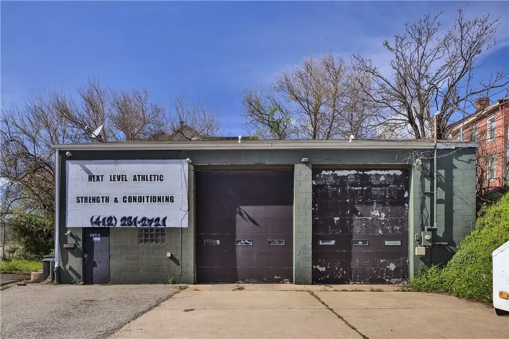 2320 California Avenue , Marshall Shadeland