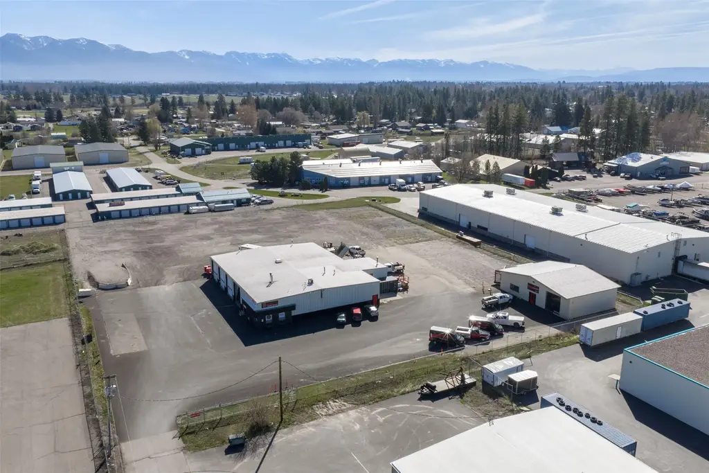 2549 Us Hwy 2 E, Kalispell